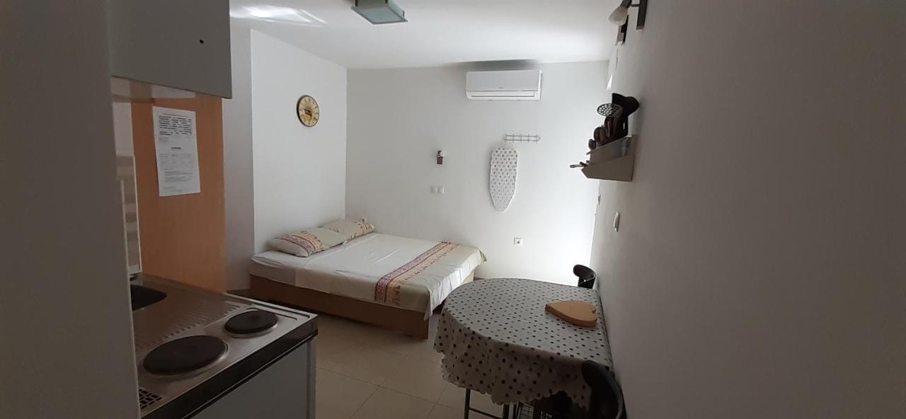 Apartments President 诺瓦利娅 外观 照片