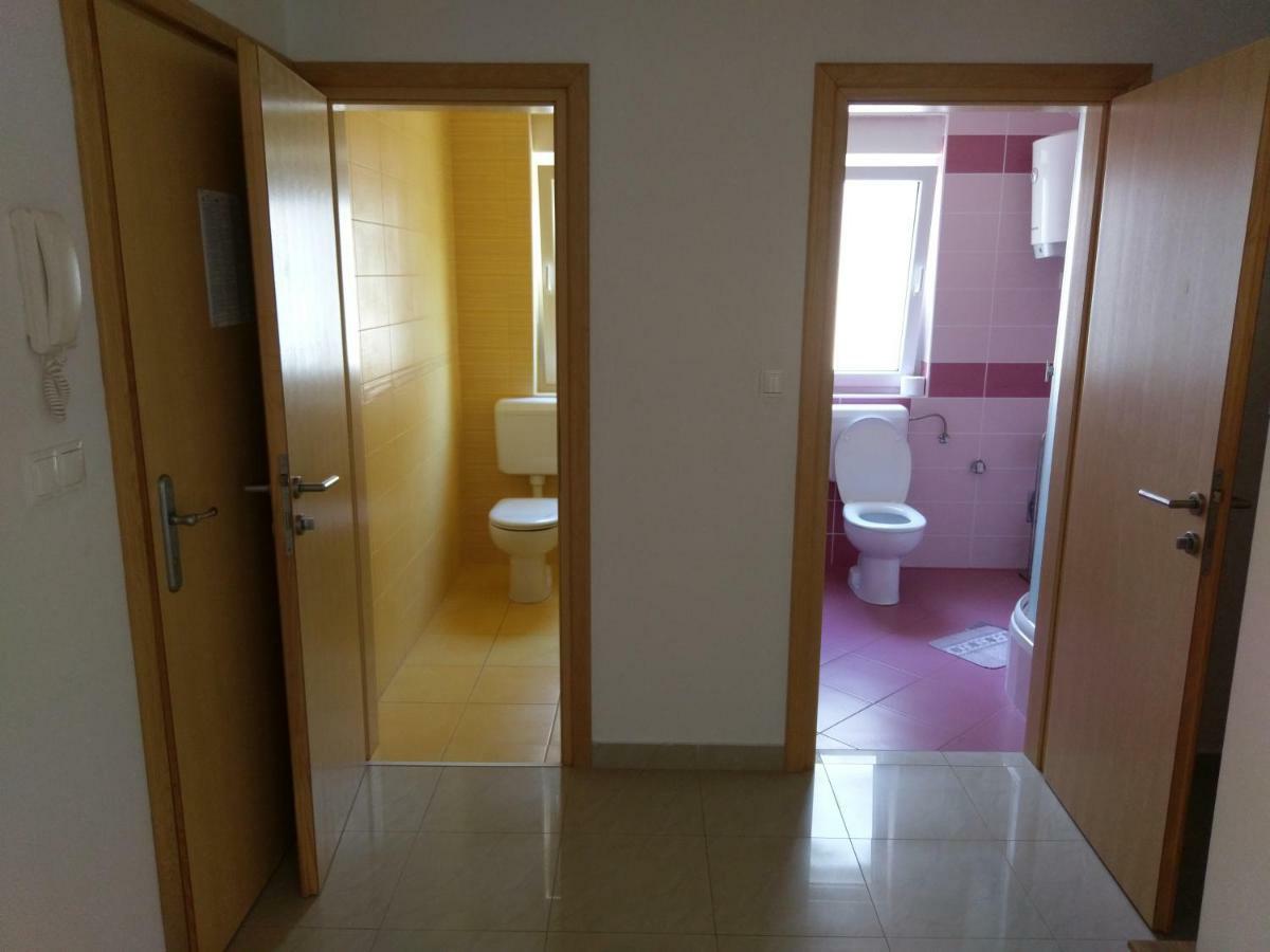 Apartments President 诺瓦利娅 外观 照片