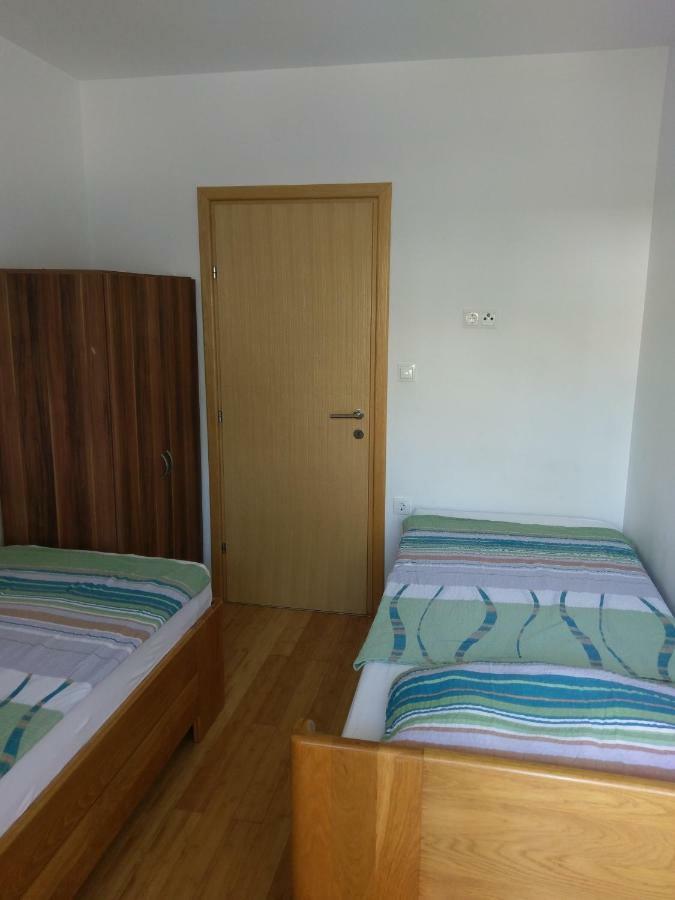 Apartments President 诺瓦利娅 外观 照片